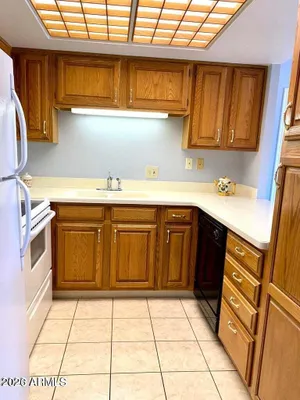 Property Slideshow image 3 of 10 | 10330 w thunderbird blvd c319, Sun City, AZ, 85351