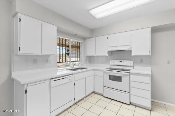 Property Slideshow image 2 of 21 | 11007 w thunderbird blvd, Sun City, AZ, 85351