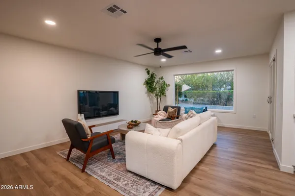 Property Slideshow image 3 of 29 | 19617 n willowcreek cir, Sun City, AZ, 85373