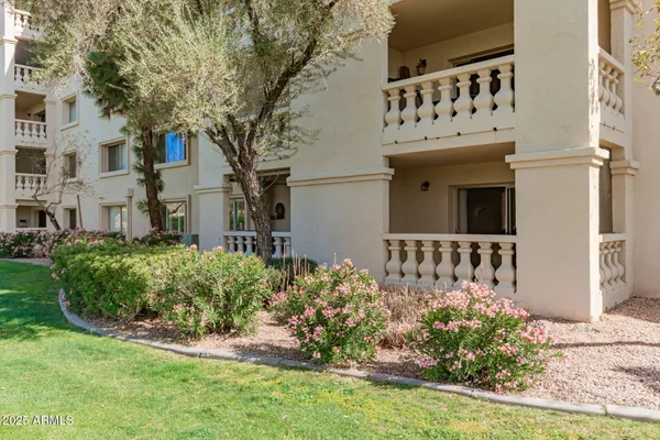 Property Slideshow image 3 of 38 | 7910 e camelback rd 104, Scottsdale, AZ, 85251