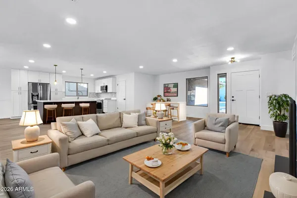 Property Slideshow image 3 of 39 | 940 s 78th pl, Mesa, AZ, 85208