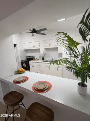 Property Slideshow image 2 of 9 | 10376 w oakmont dr, Sun City, AZ, 85351