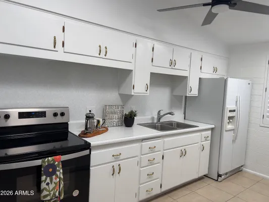 Property Slideshow image 3 of 19 | 10376 w oakmont dr, Sun City, AZ, 85351