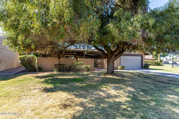 Property Slideshow image 2 of 43 | 608 s leisure world dr, Mesa, AZ, 85206