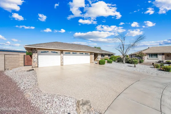 Property Slideshow image 3 of 51 | 11558 e lomita ave, Mesa, AZ, 85209