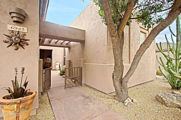 Property Slideshow image 2 of 83 | 6943 e hibiscus way, Scottsdale, AZ, 85266