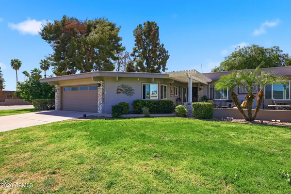 Property Slideshow image 3 of 52 | 10101 w pineaire dr, Sun City, AZ, 85351