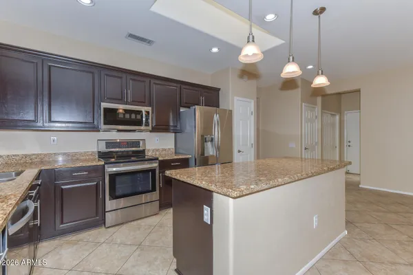 Property Slideshow image 2 of 40 | 16361 w willow creek ln, Surprise, AZ, 85374