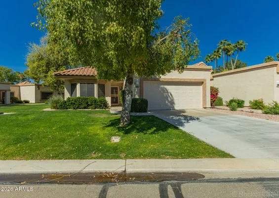 Property Slideshow image 3 of 25 | 9126 w wescott dr, Peoria, AZ, 85382