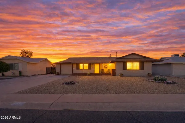 Property Slideshow image 2 of 33 | 12236 n pebble beach dr, Sun City, AZ, 85351