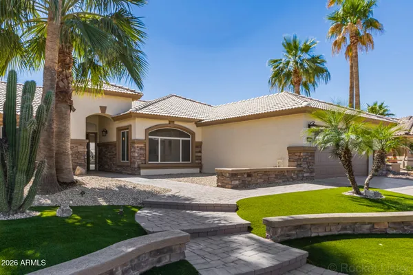 Property Slideshow image 2 of 41 | 15055 w catalina dr, Goodyear, AZ, 85395