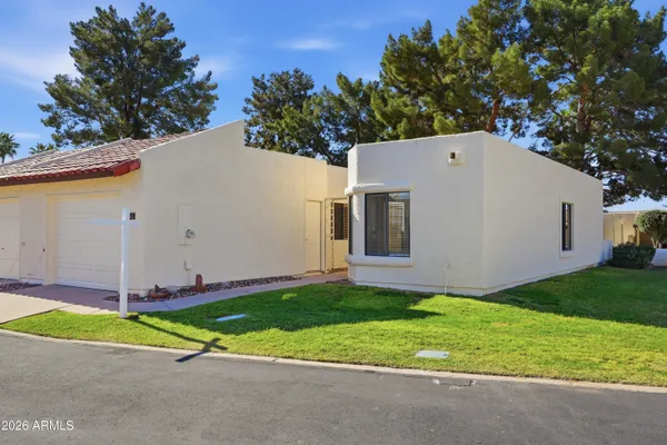 Property Slideshow image 2 of 31 | 650 s arrowwood way, Mesa, AZ, 85208