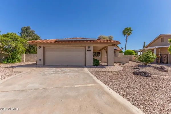 Property Slideshow image 2 of 25 | 25231 s lakeway dr, Sun Lakes, AZ, 85248
