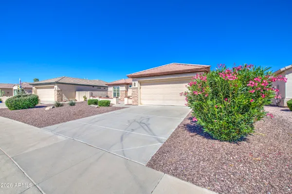 Property Slideshow image 3 of 39 | 3854 e county down dr, Chandler, AZ, 85249