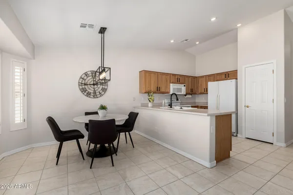 Property Slideshow image 3 of 21 | 3504 e bellerive pl, Chandler, AZ, 85249