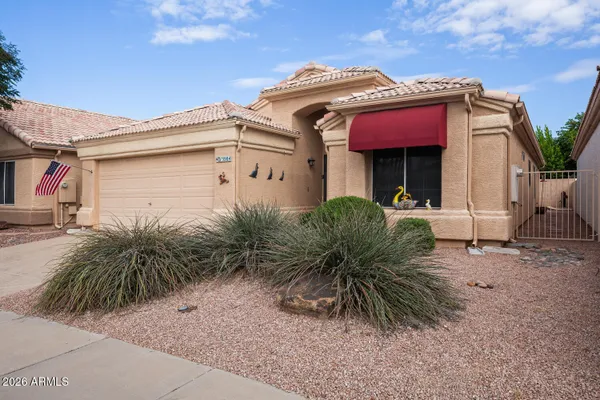 Property Slideshow image 2 of 48 | 13984 w paiute trl, Surprise, AZ, 85374