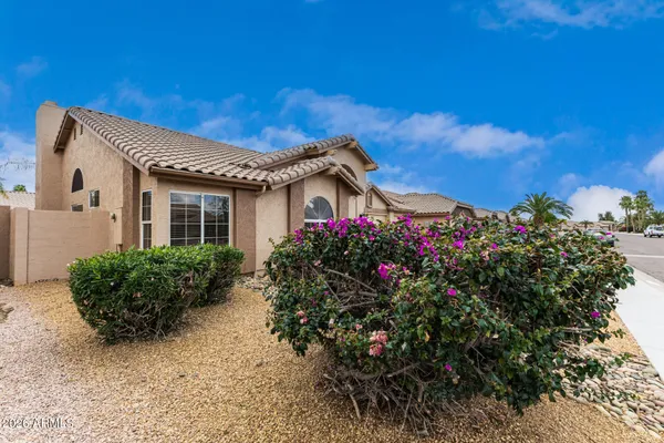 Property Slideshow image 3 of 37 | 8939 w wescott dr, Peoria, AZ, 85382