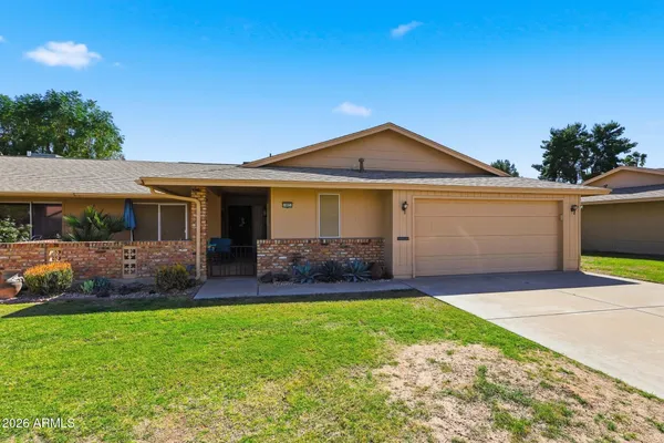 Property Slideshow image 3 of 41 | 10821 w denham dr, Sun City, AZ, 85351