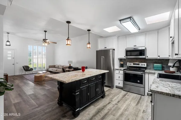 Property Slideshow image 3 of 27 | 9903 w lancaster dr, Sun City, AZ, 85351