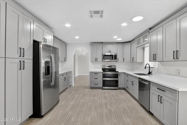 Property Slideshow image 3 of 48 | 25608 s pinewood dr, Sun Lakes, AZ, 85248