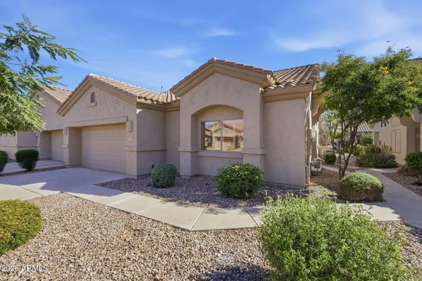 Property Slideshow image 2 of 31 | 1533 e laurel dr, Casa Grande, AZ, 85122