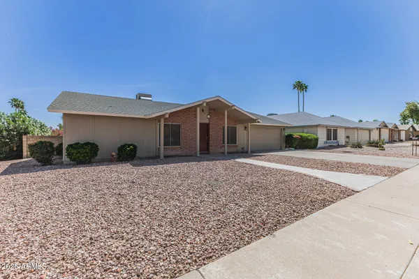 Property Slideshow image 3 of 32 | 4305 e equestrian trl, Phoenix, AZ, 85044