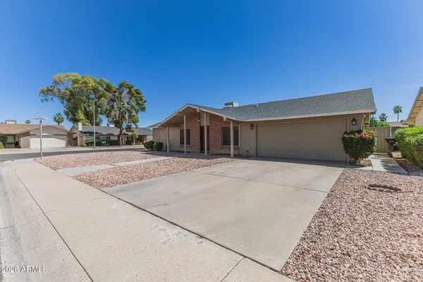 Property Slideshow image 2 of 32 | 4305 e equestrian trl, Phoenix, AZ, 85044