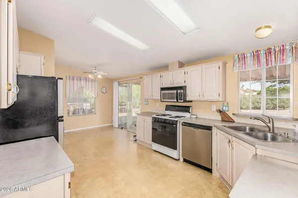 Property Slideshow image 2 of 36 | 8230 e coralbell cir, Mesa, AZ, 85208