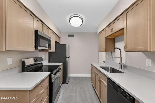 Property Slideshow image 2 of 21 | 10123 n 96th ave, Peoria, AZ, 85345