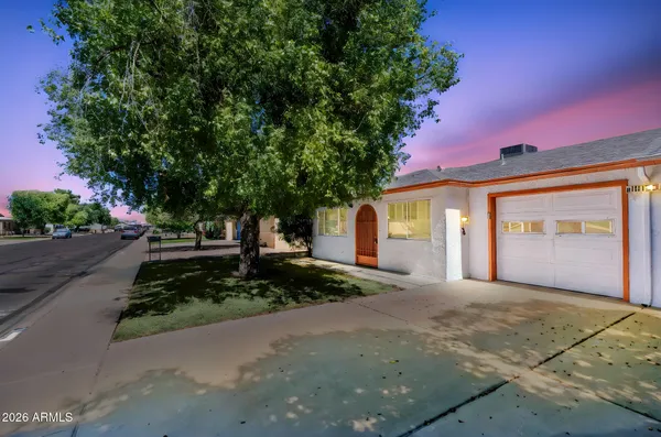 Property Slideshow image 2 of 22 | 10123 n 96th ave, Peoria, AZ, 85345