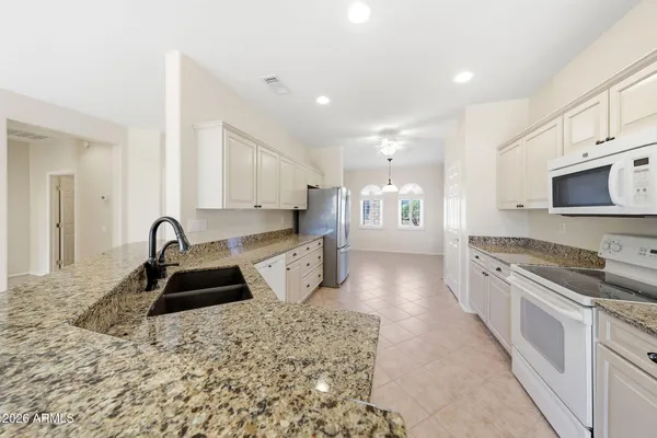 Property Slideshow image 3 of 38 | 20693 n glen canyon dr, Surprise, AZ, 85387