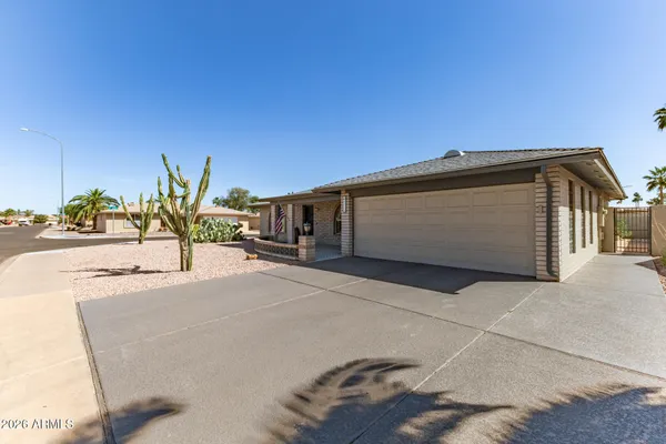 Property Slideshow image 3 of 24 | 8159 e kilarea ave, Mesa, AZ, 85209