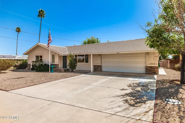 Property Slideshow image 3 of 50 | 11801 n coggins dr, Sun City, AZ, 85351