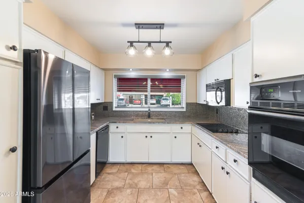 Property Slideshow image 3 of 25 | 4630 n 76th pl, Scottsdale, AZ, 85251