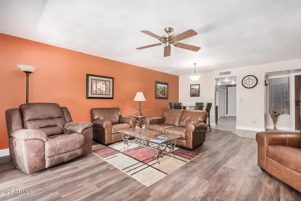 Property Slideshow image 3 of 25 | 9823 w topeka dr, Peoria, AZ, 85382