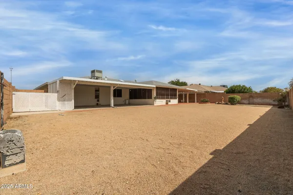 Property Slideshow image 3 of 35 | 9302 w spanish moss ln, Sun City, AZ, 85373