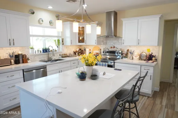 Property Slideshow image 2 of 28 | 1550 e desert inn dr, Chandler, AZ, 85249