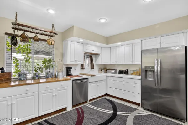 Property Slideshow image 2 of 14 | 9726 w pineridge dr, Sun City, AZ, 85351