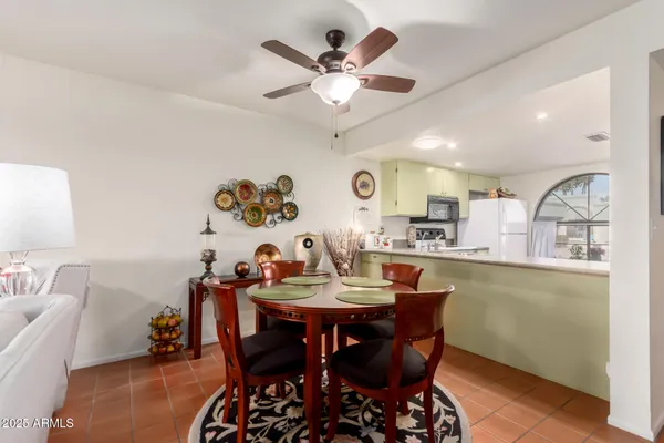 Property Slideshow image 3 of 12 | 714 s 79th pl, Mesa, AZ, 85208