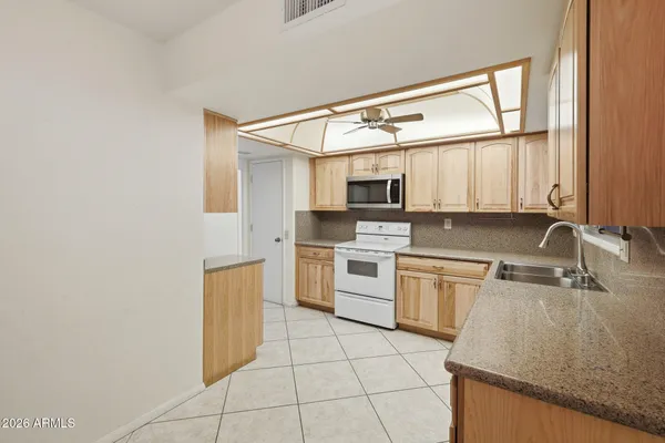 Property Slideshow image 2 of 39 | 9710 w hawthorn ct, Sun City, AZ, 85351