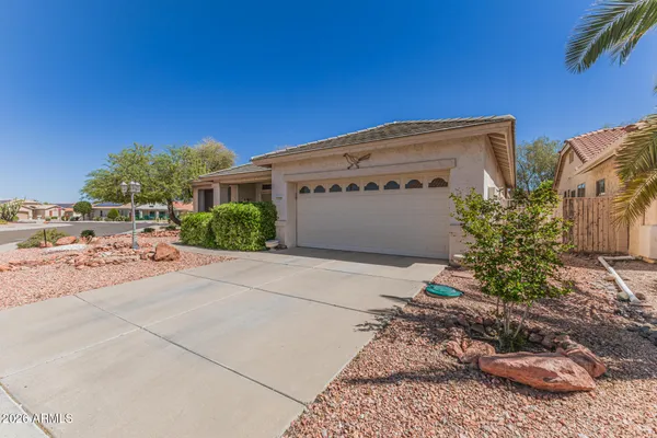 Property Slideshow image 2 of 35 | 17233 n thornberry dr, Surprise, AZ, 85374