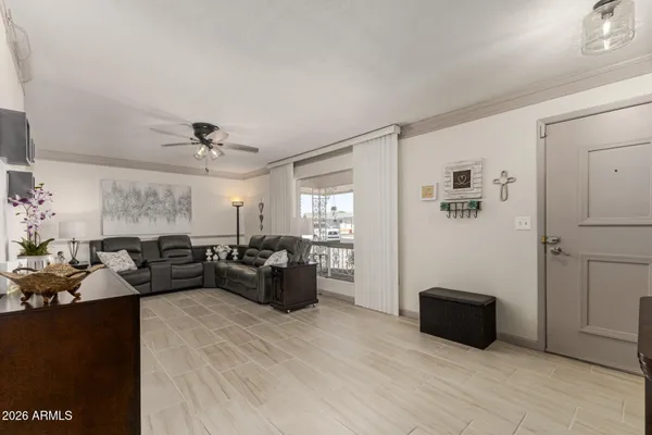 Property Slideshow image 3 of 19 | 9227 w meadow hills dr, Sun City, AZ, 85351