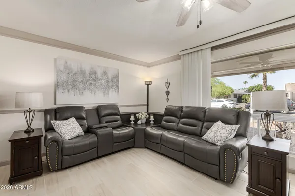 Property Slideshow image 2 of 19 | 9227 w meadow hills dr, Sun City, AZ, 85351
