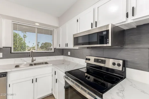 Property Slideshow image 2 of 27 | 10342 w talisman rd, Sun City, AZ, 85351