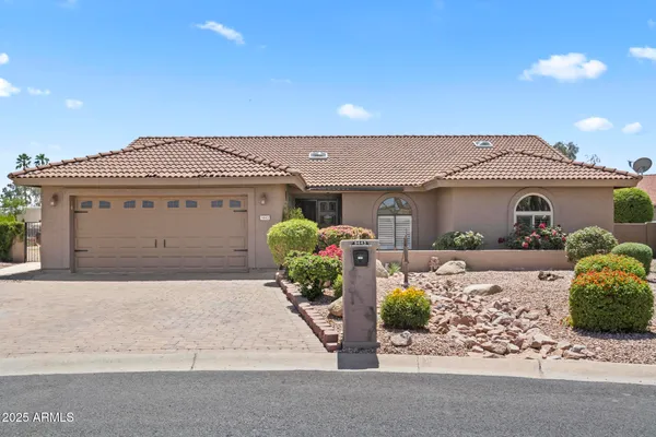 Property Slideshow image 3 of 46 | 9443 e lawndale pl, Sun Lakes, AZ, 85248