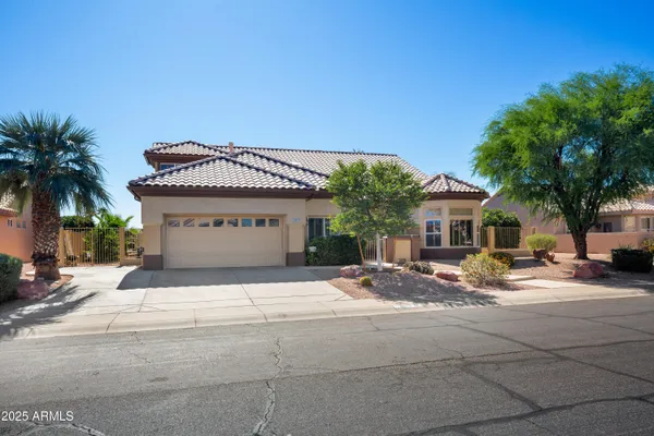 Property Slideshow image 2 of 30 | 13811 w via --, Sun City West, AZ, 85375