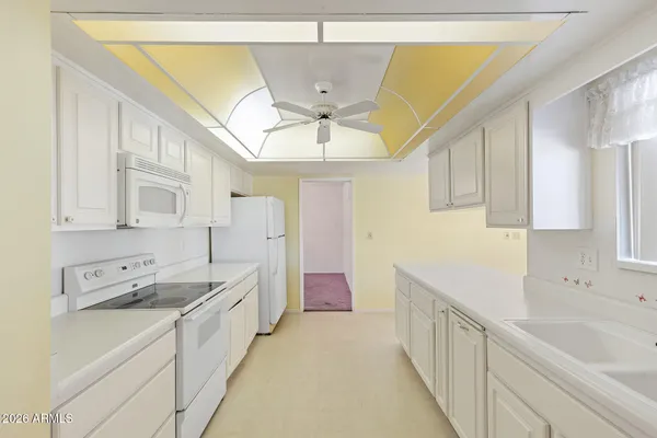 Property Slideshow image 3 of 32 | 10606 w el capitan cir, Sun City, AZ, 85351