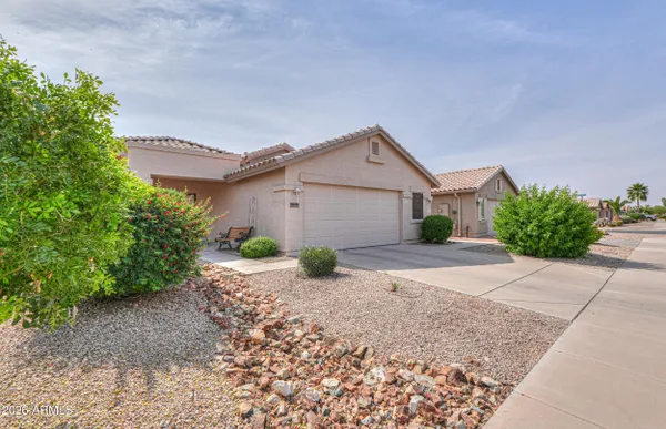 Property Slideshow image 3 of 43 | 2429 e valencia dr, Casa Grande, AZ, 85194