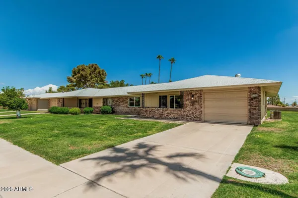 Property Slideshow image 2 of 37 | 15401 n cameo dr, Sun City, AZ, 85351