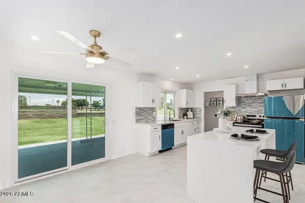 Property Slideshow image 3 of 37 | 15401 n cameo dr, Sun City, AZ, 85351